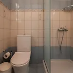 فيلة Mikalef *